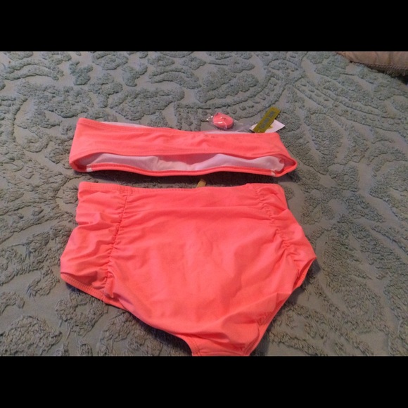 Bathing suit - Picture 2 of 3